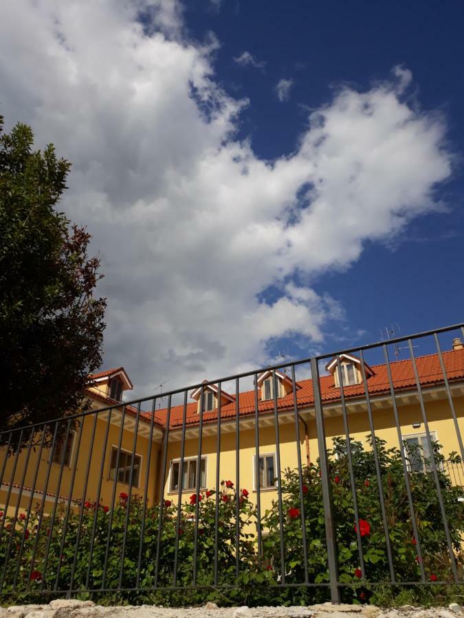 Villa immersa nel verde LʼAquila Eksteriør bilde